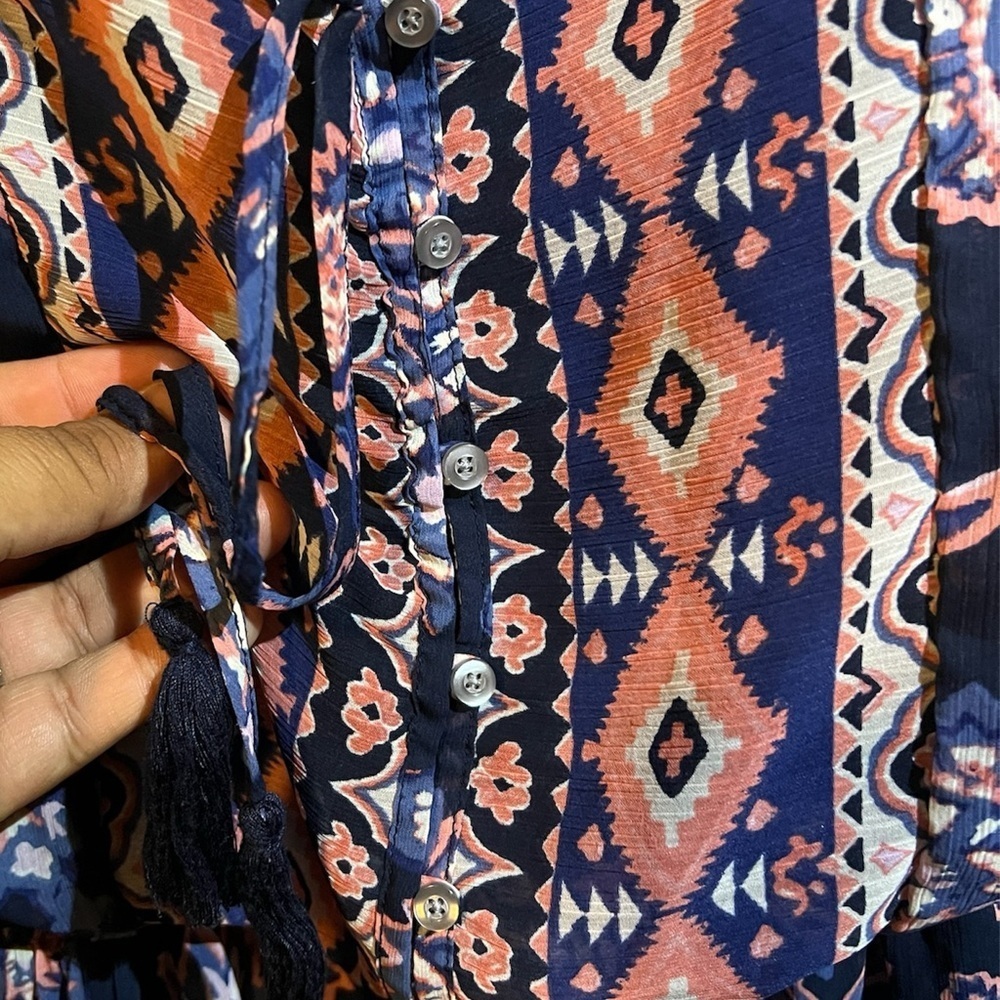 HOLLISTER Printed Dress with Light Ruffles at Bottom & Ties w/ Button Size Small - Picture 3 of 4